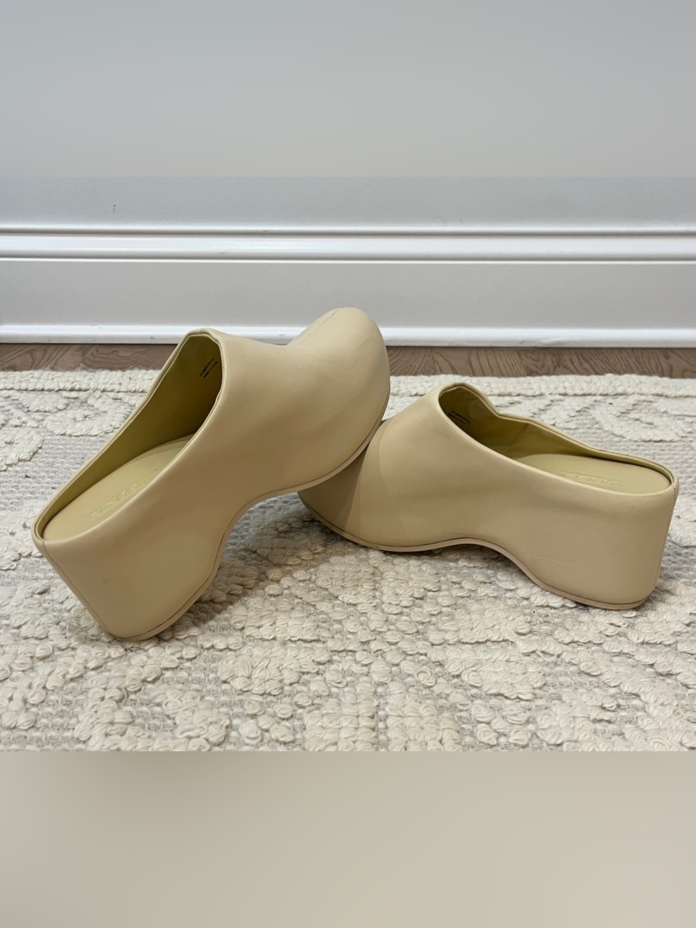 Vince Isa Leather Platform Clog